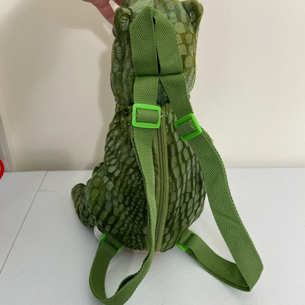 NWOT Kid’s green stuffed soft dinosaur zip‎ adjustable strap backpack bag